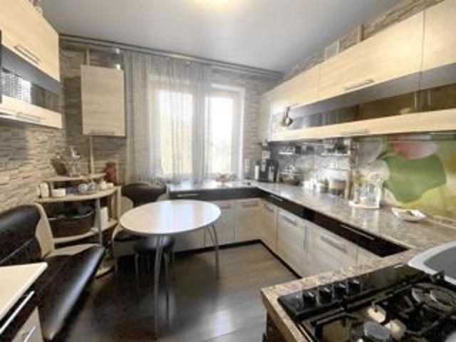 Продажа 3 комнатной, улица Спирина, 1