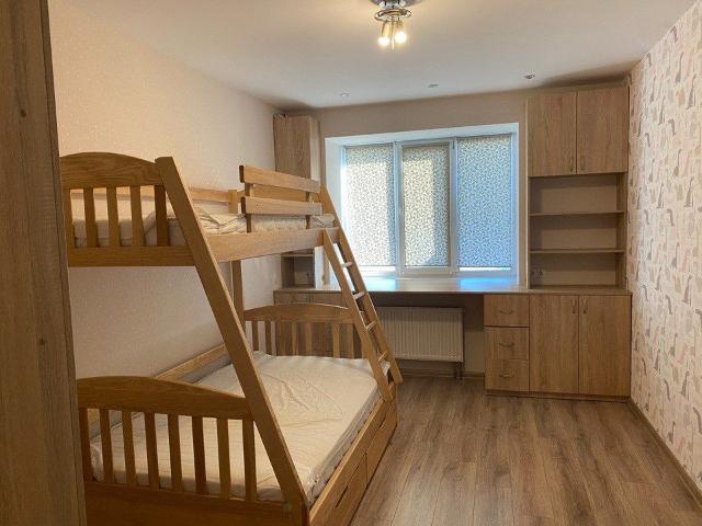 Продаж квартири вул. Бориспільська 23а в Києві / W 7452