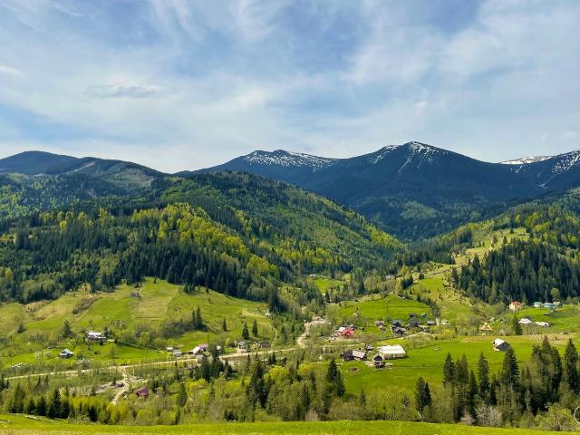 Продам ділянку 50 соток у найвисокогірному місці Карпат