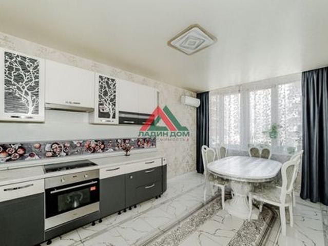 Продам двухкомнатную 2 комн. квартиру, 11 й Чукотский проезд, корпус 2, Краснодар г