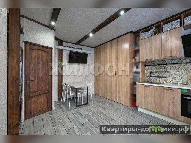 Продается 3 комнатная квартира в Новосибирской области площадью 42.7 м 2 за 6400 рублей