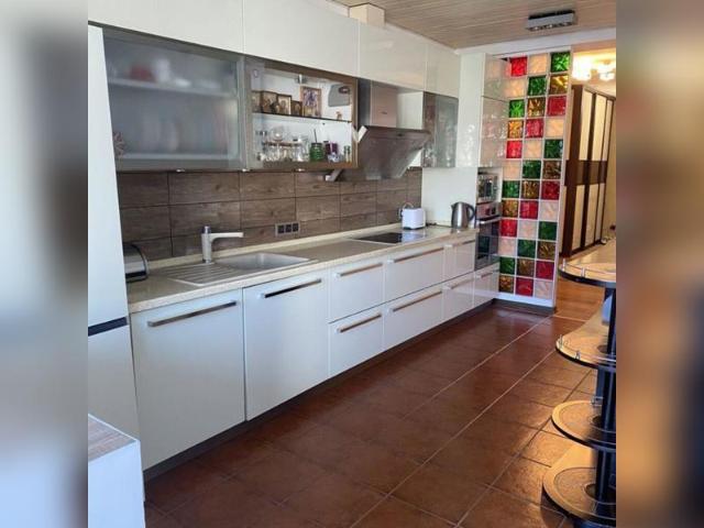 Продается 3 комнатная квартира в Ростове на Дону площадью 101 м 2 за 16500 рублей