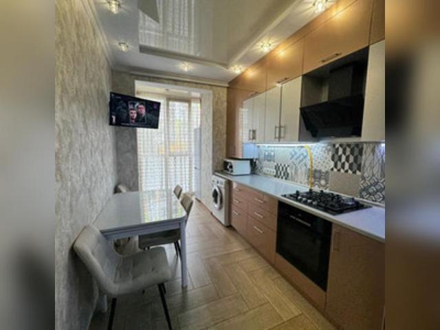 Продается 1 комнатная квартира в Симферополе площадью 36 м 2 за 8900 рублей