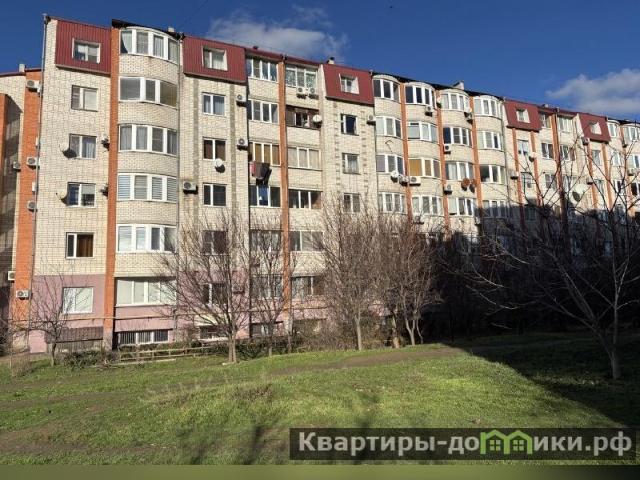 Продается 2 комнатная квартира в Ейске площадью 64 м 2 за 6400 рублей