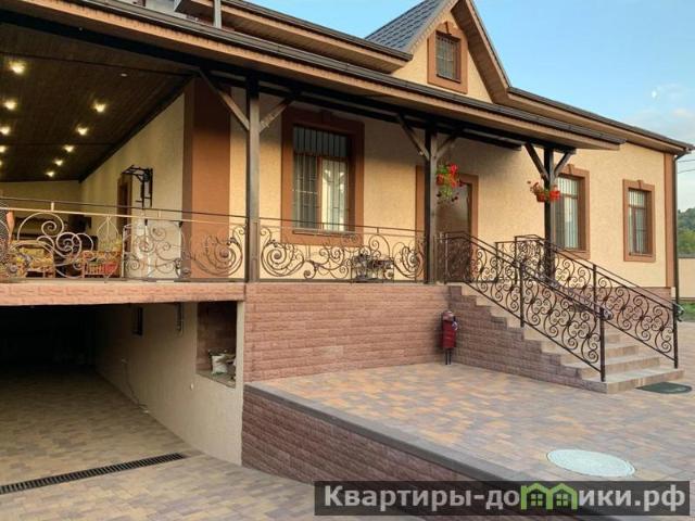 Продается дом в Кисловодске площадью 550 м 2 за 83000 рублей