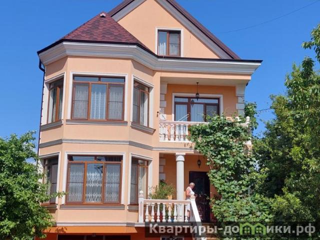 Продается дом в Сочи площадью 350 м 2 за 69000 рублей