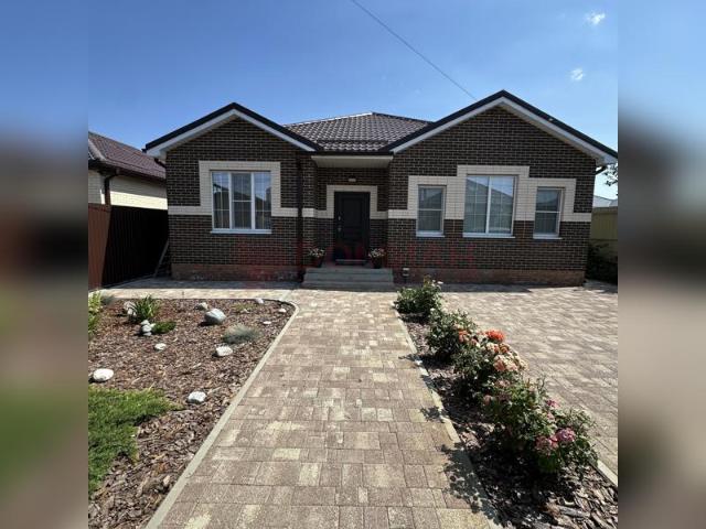 Продается дом в Ростовской области площадью 106.7 м 2 за 4400 рублей