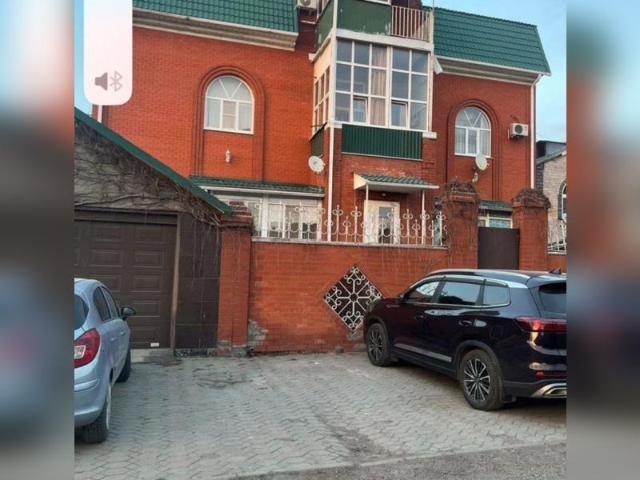 Продается комната в Ростове на Дону площадью 170 м 2 за 2200 рублей