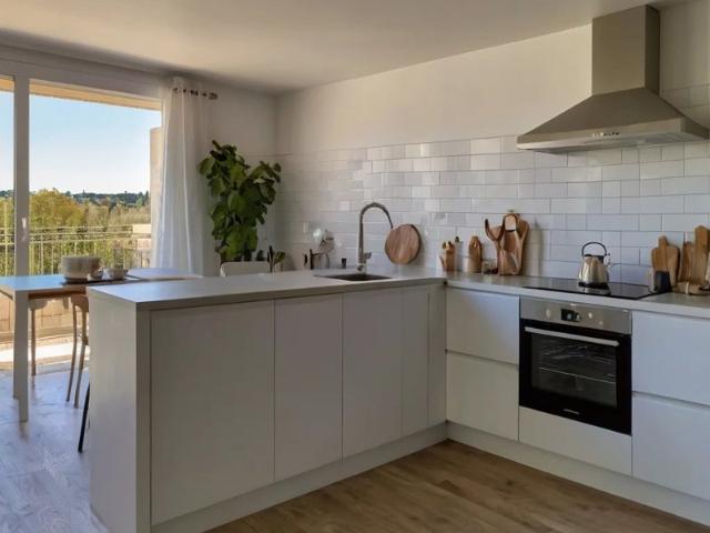 PRODUIT RARE! T2 COEUR ST CYPRIEN + TERRASSE+ PARKING