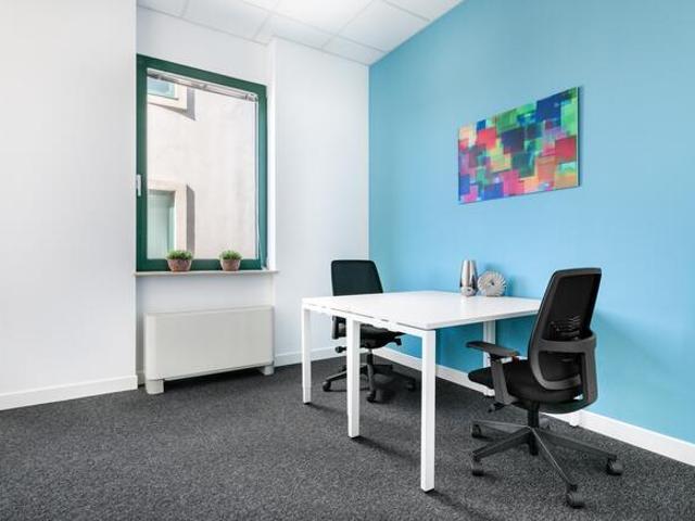 Profesjonalnego biura dla 1 2 osób w Regus Zana