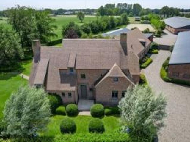 Professioneel hippisch eigendom met luxe villa op ca. 3,5 Ha