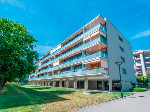 Profitez d'une superbe terrasse d'angle dans un quartier résidentiel