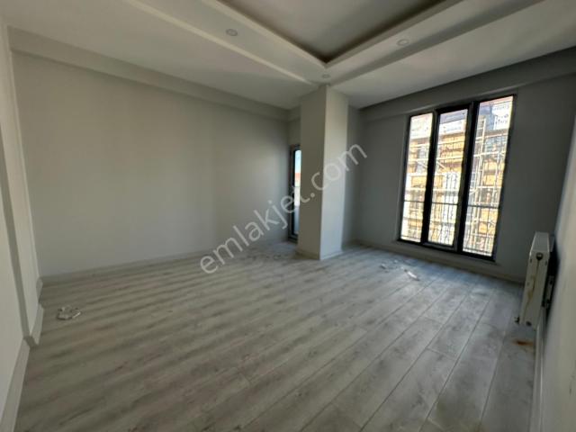 Projemax Gyo Dan Sultangazi Habipler Mahallesinde 4+2 160 M2 Dublex