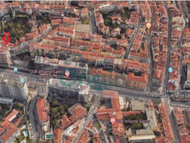 Projecto inacabado de 12 moradias na Lapa