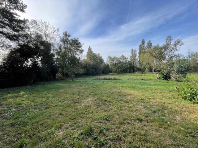 VANNES EST THEIX GRAND TERRAIN A BATIR