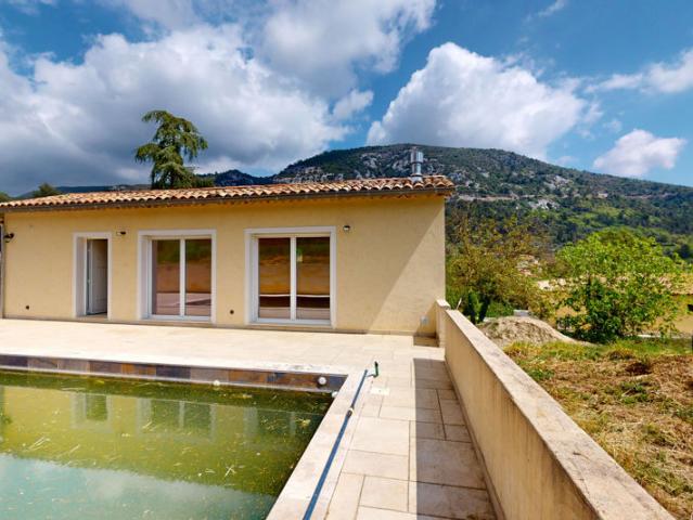 Projet de villa de 130m2 avec permis d'extension validé et purgé, piscine et structure existante