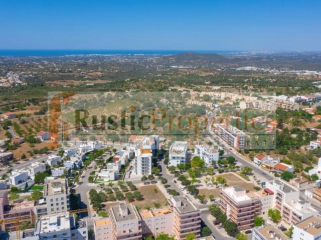 Projeto aprovado para 23 apartamentos e uma unidade comercial em Loulé. RP2416P