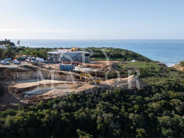 Projeto de Moradia de Luxo com Acesso ao Mar