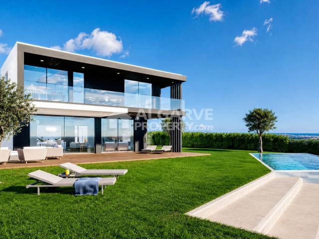 Projeto de Moradia Isolada Passivhaus com 5 Suites e Piscina Infinita Aquecida em Vilamoura