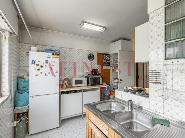 Projeto de Vida ou Investimento T3 para Renovar nos Checlos 80m² Carcavelos e Parede