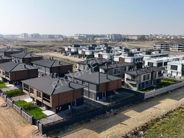 Proma'dan Aşağısöğütönü'nde 4+1 Site İçinde Verandalı Otrmy Hazr