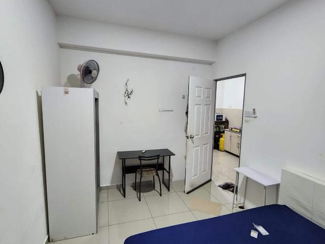 Promenade Aircond furnished Balcony Middle Room include utilities shared bathroom