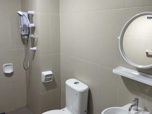 Promenade Aircond furnished Middle Room include utilities shared bathroom MIX GENDER