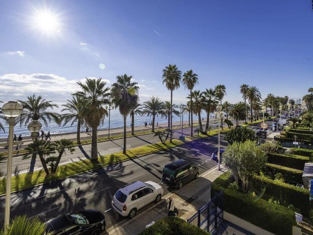 Promenade des Anglais, beau 3 pièces sur terrasse vue mer 65m² Nice