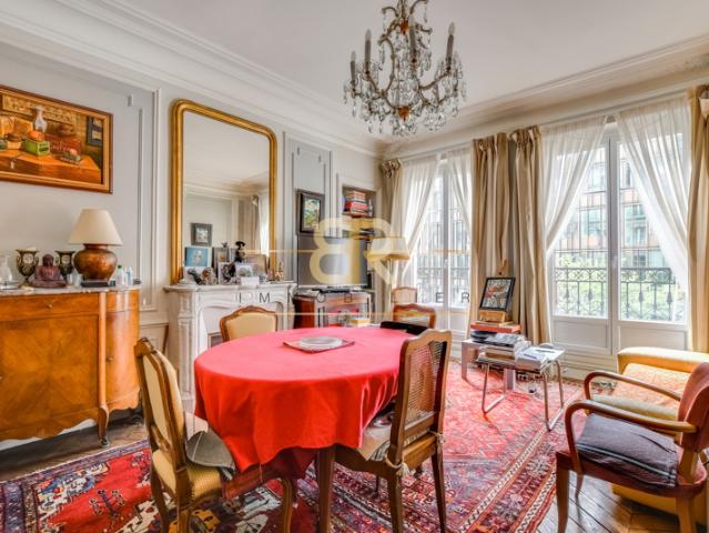 PROMENADE PEREIRE / TRAVERSANT / BALCON 11 M2