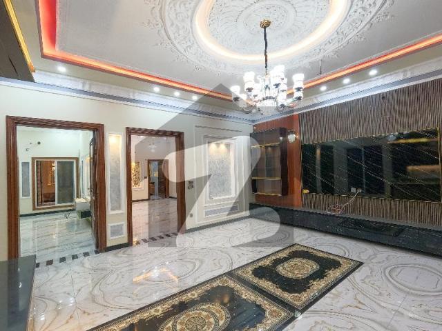 Prominently Located Prime Location 11 Marla House Available In Samanabad