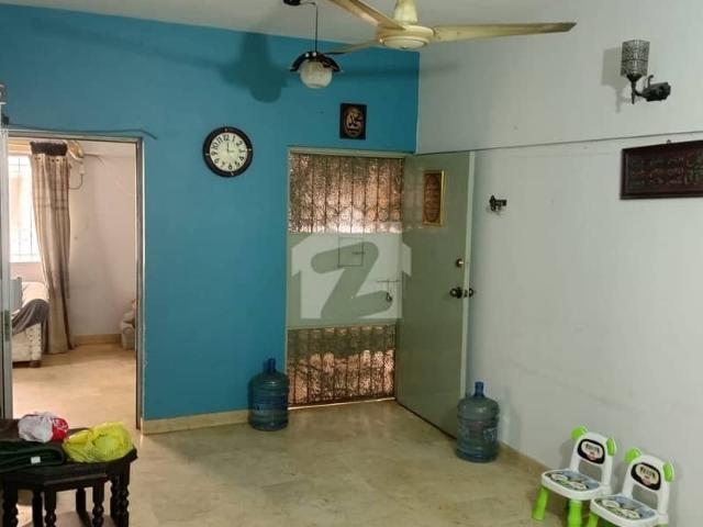 Prominently Located Prime Location 1300 Square Feet Flat Available In Gulistan E Jauhar Block 13
