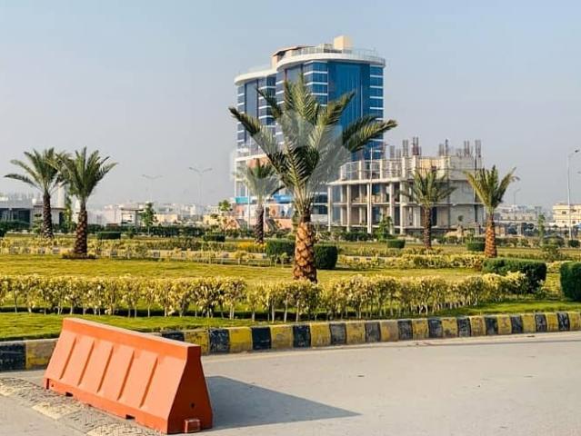 Prominently Located Prime Location 1 Kanal Residential Plot Available In DHA Defence
