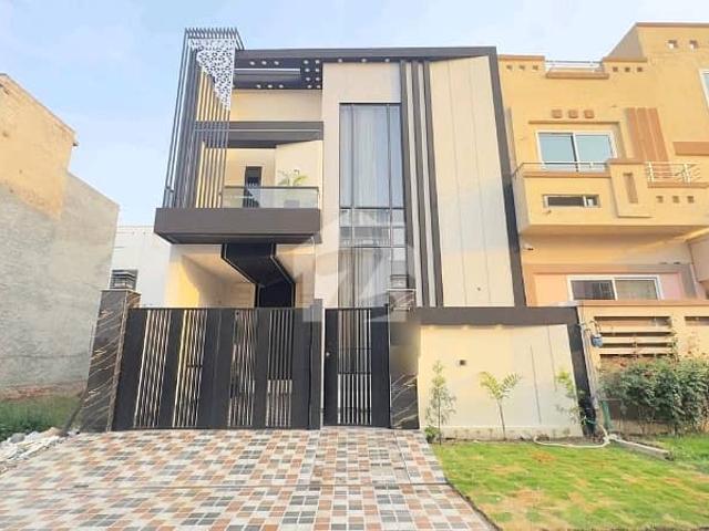 Prominently Located Prime Location 5 Marla House Available In Citi Housing Society