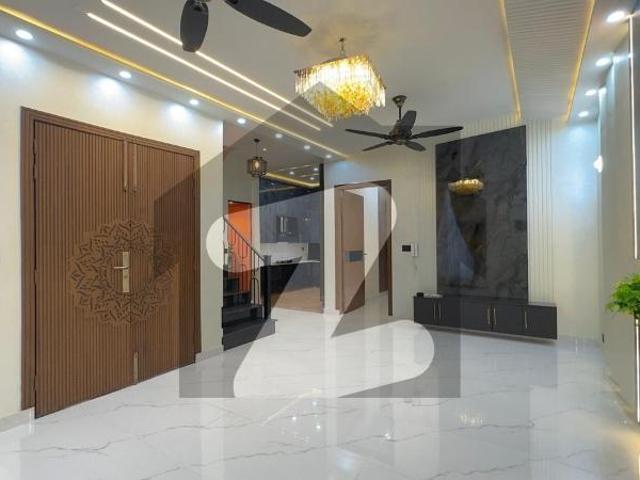 Prominently Located Prime Location 5 Marla House Available In Citi Housing Society