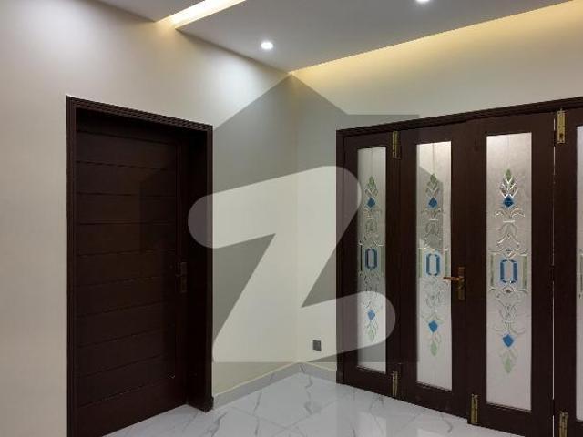Prominently Located 10 Marla House Available In Defence Raya