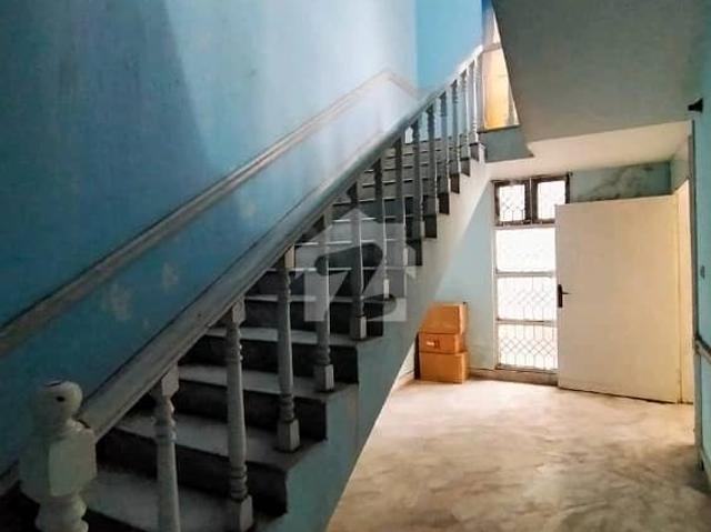 Prominently Located 2 Kanal Upper Portion Available In Garden Town