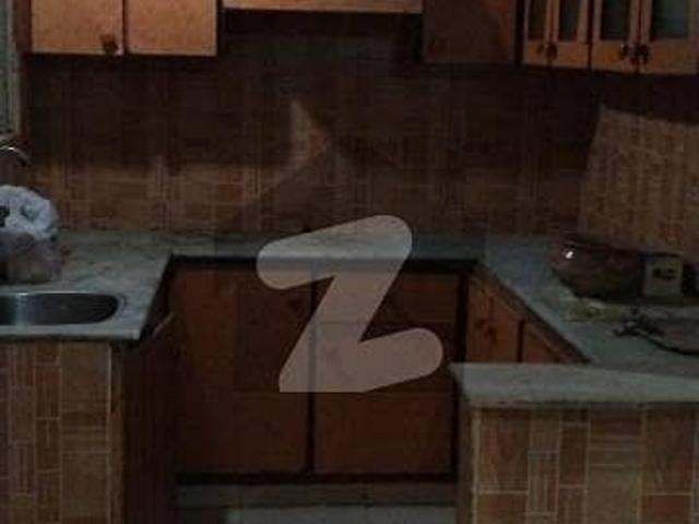 Prominently Located 750 Square Feet Flat Available In Gulistan e Jauhar Block 18