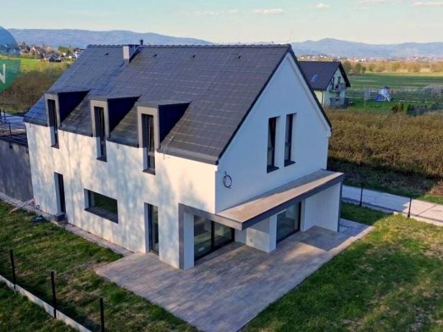 Promienna 159,70 m², Lipowa
