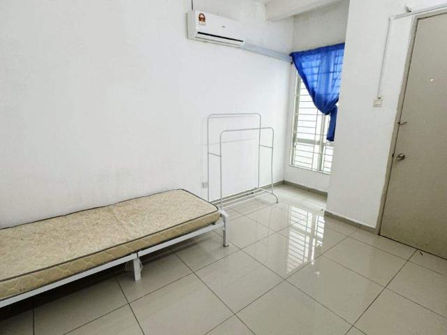 Promo Kaw 1 Month0 Deposit Bandar Botanic Klang Middle Room Rent Location NearbyAeon Mall, HTAR