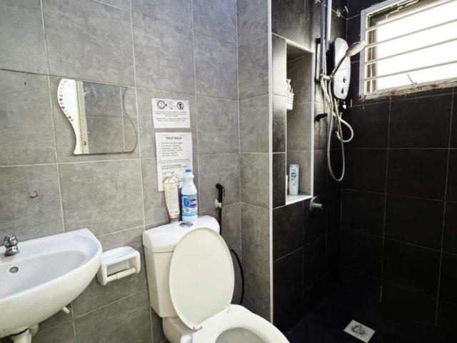 Promo Kaw 1 Month Deposit0 Deposit Setia Alam Middle Room RentLocation NearbySetia City Mall, Sun Suria