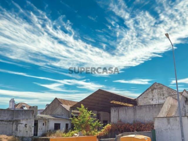 Construa no Ribatejo 17 apartamentos e lojas comerciais
