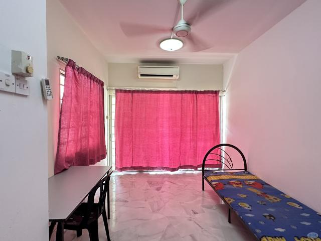 [Promo | RM1 For 1st Month Rental ] ️ Landed House Middle Room at Subang ‼️