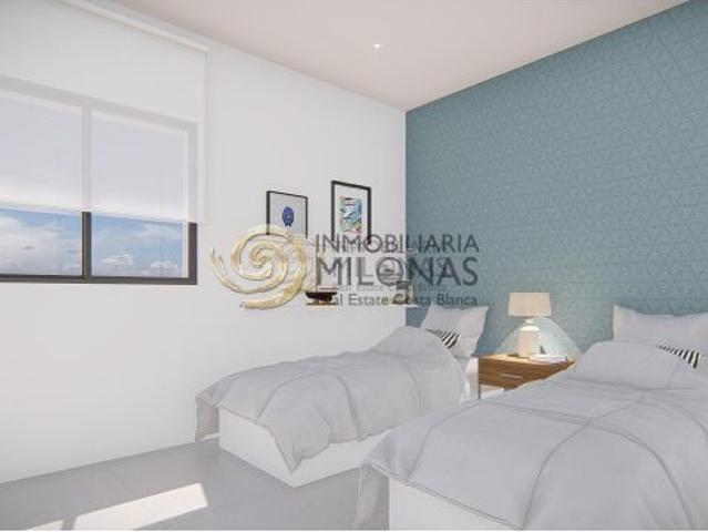 Promoción de viviendas de obra nueva con 2 y 3 dormitorios a 5 minutos de la Playa Paraíso en Villaj