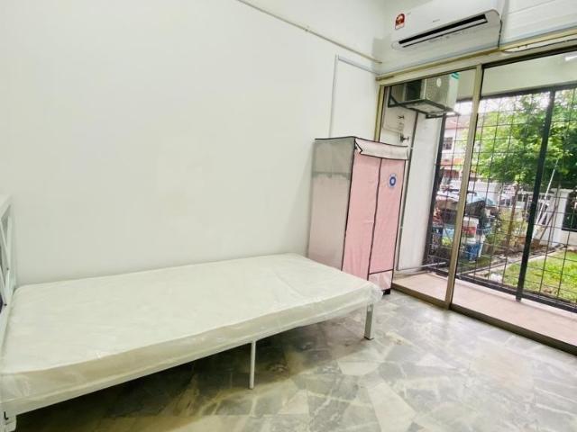 PROMOTION PRIVATE ROOM WITH AIRCOND❄️ INCLUDING FREE WIFI ONLY AT BUKIT MAYANG