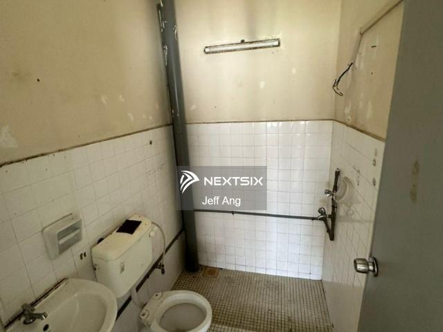 Property Type: double Storey terrace house Corner Lot ️7 bedroom 5 Bathroom ️Land Lot: 3519 ️Build up: 22 x 70 ️bumi lot ️freehold ️Fully Renovation ️Unlock View