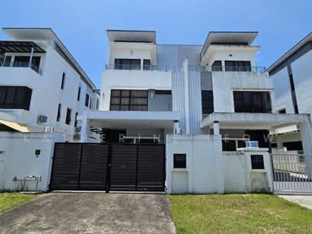 Property Type: 3 Storey Semi Detached Corner Unit with additional developer landscaping area * Status: Vacant *Accommodation: * * 6 + 1 Spacious Bedrooms * 7 Bathrooms + 2 Powder Rooms