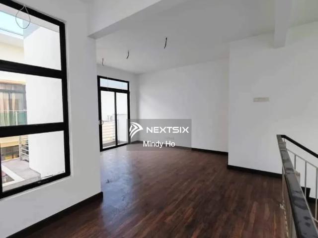 Property details in Damai Vista: 1. A Freehold End lot unit 2. Built up size: 1000 sq ft 3. Bedrooms+2 washrooms+2 car parks. 4. Basic Unit Brand new