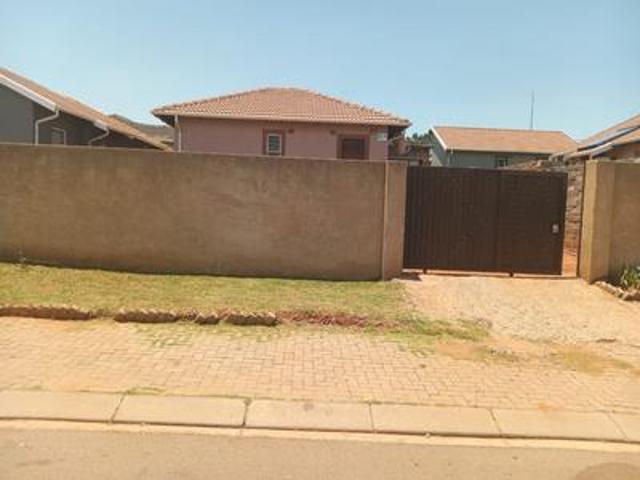 property on the market in lenasia ext 1