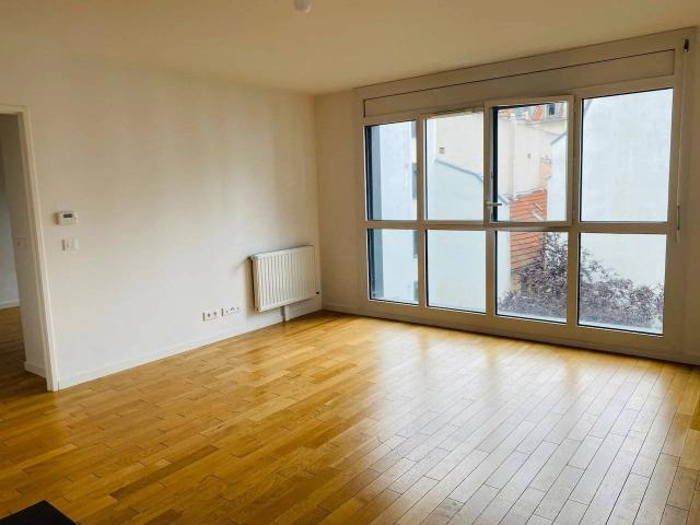 Property Rental: Apartment in Paris 11th