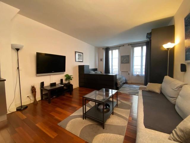 Property Rental: Apartment in Paris 11th, Roquette district